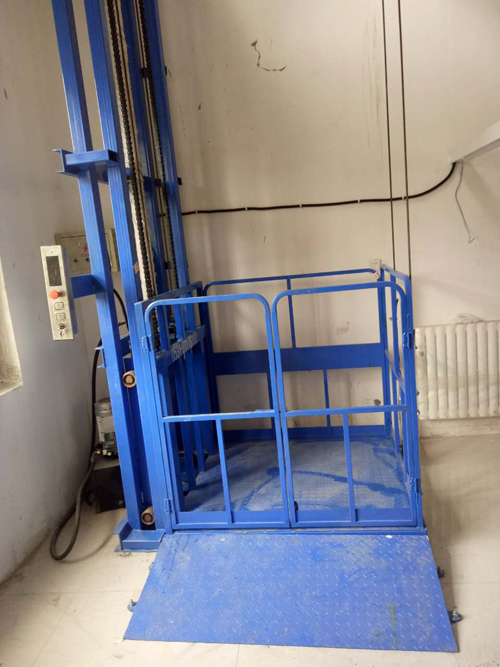 導(dǎo)軌式升降機(jī) 導(dǎo)軌式升降機(jī)