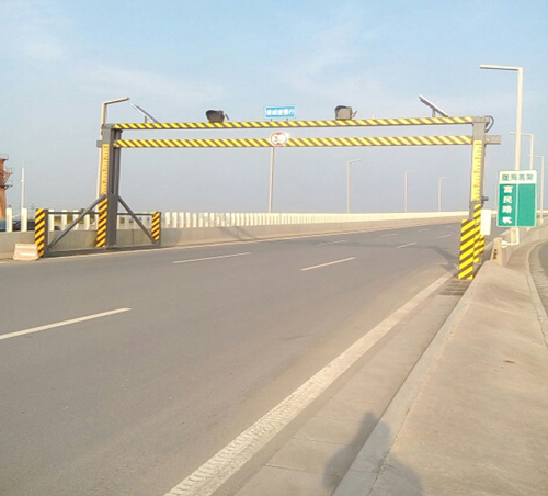 投入使用的限高架 投入使用的限高架