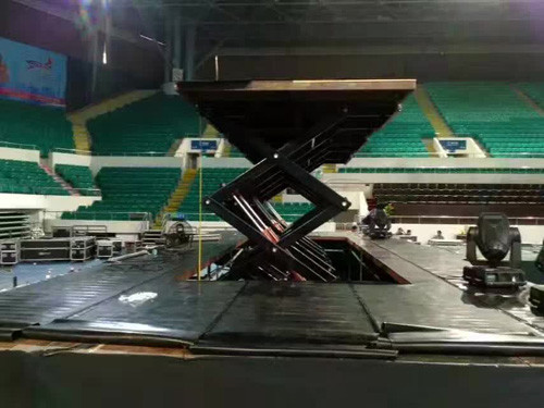 �������_(t��i)